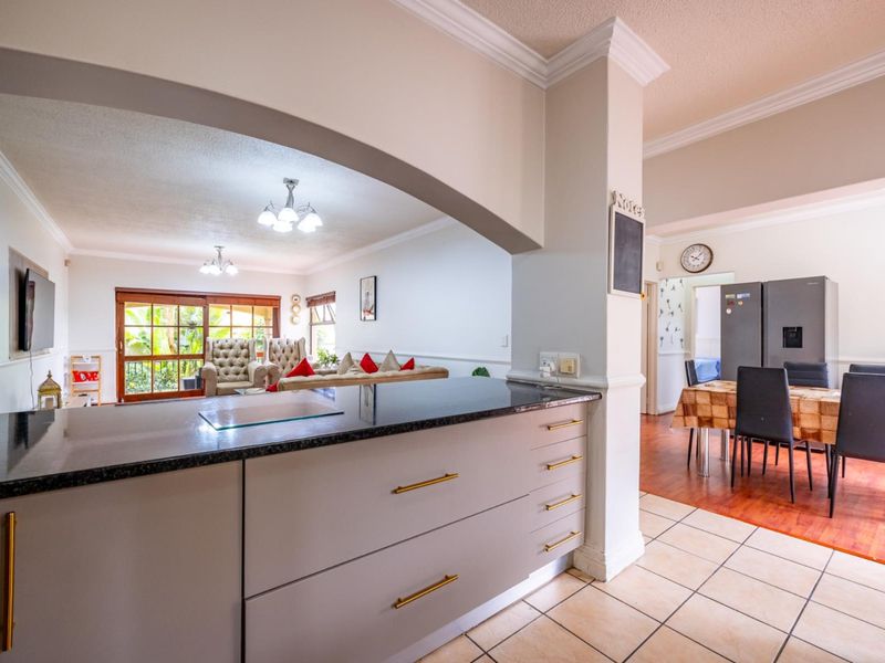 Elite Garden Sanctuary in the Heart of Riverclub - Photo 7