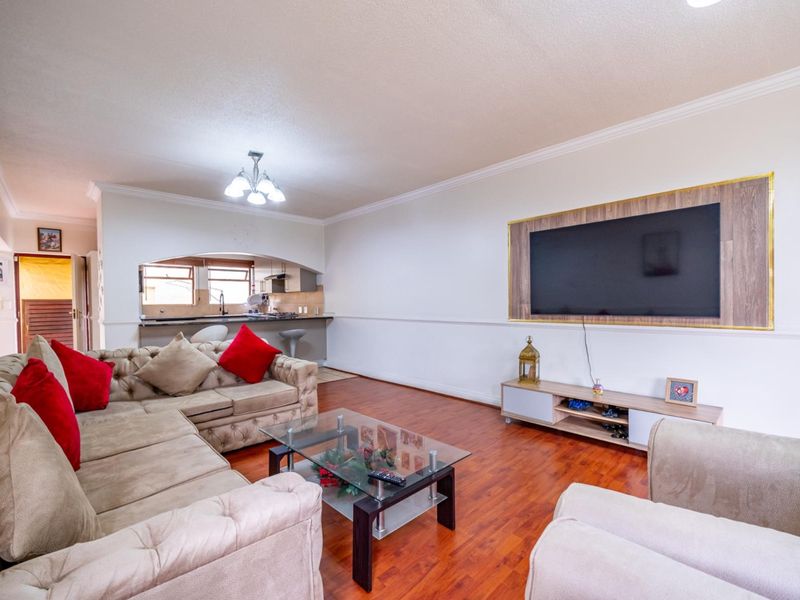 Elite Garden Sanctuary in the Heart of Riverclub - Photo 6