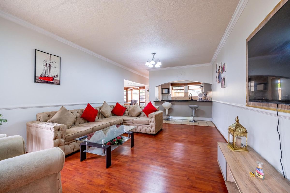 Elite Garden Sanctuary in the Heart of Riverclub - Photo 4