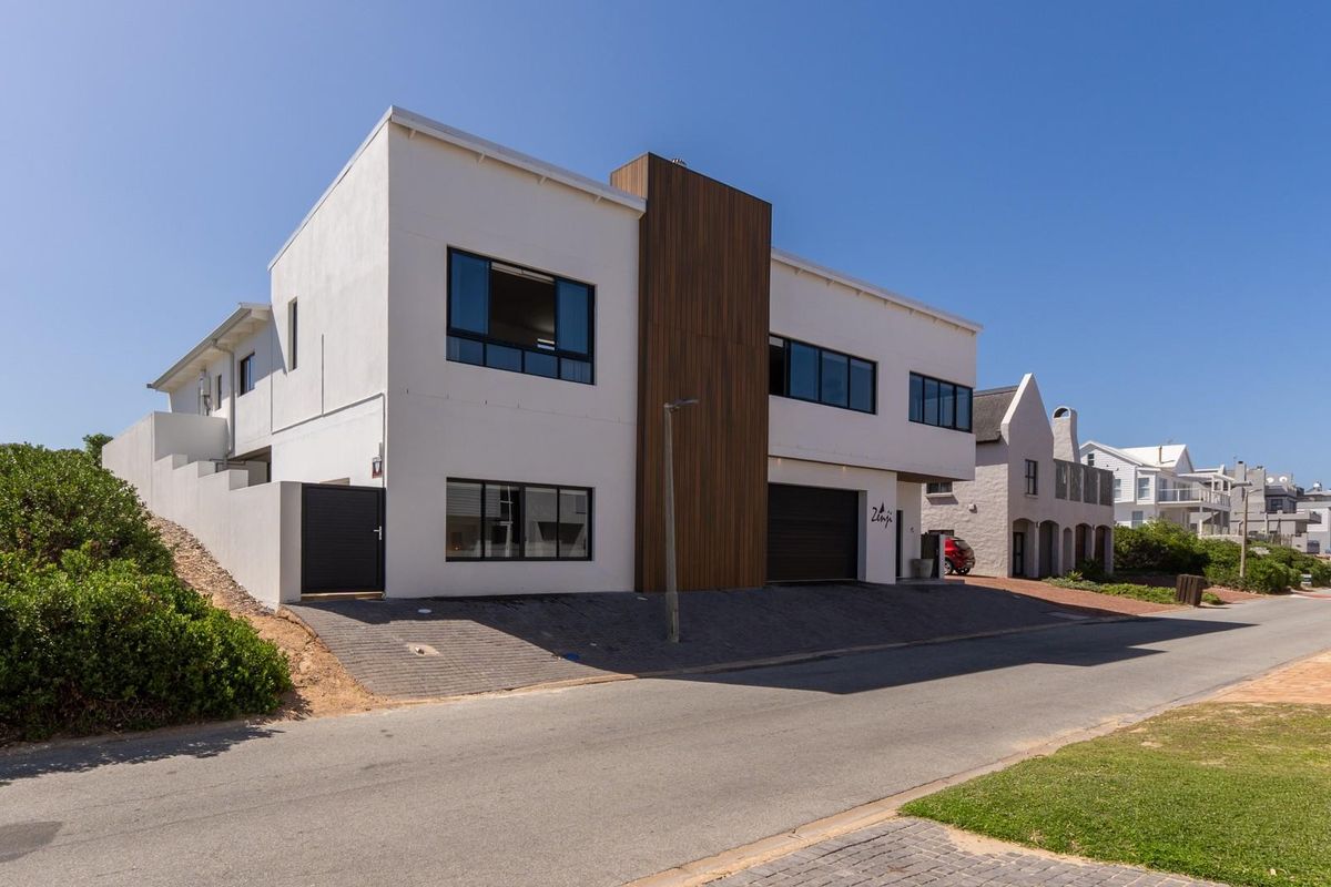 SPECTACULAR COASTAL RETREAT IN STILBAAI EAST - Photo 2