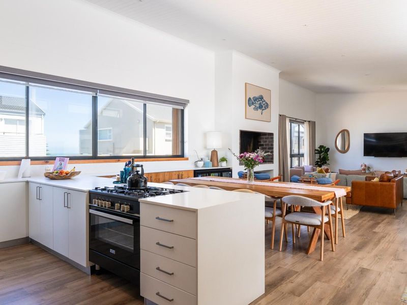 SPECTACULAR COASTAL RETREAT IN STILBAAI EAST - Photo 3