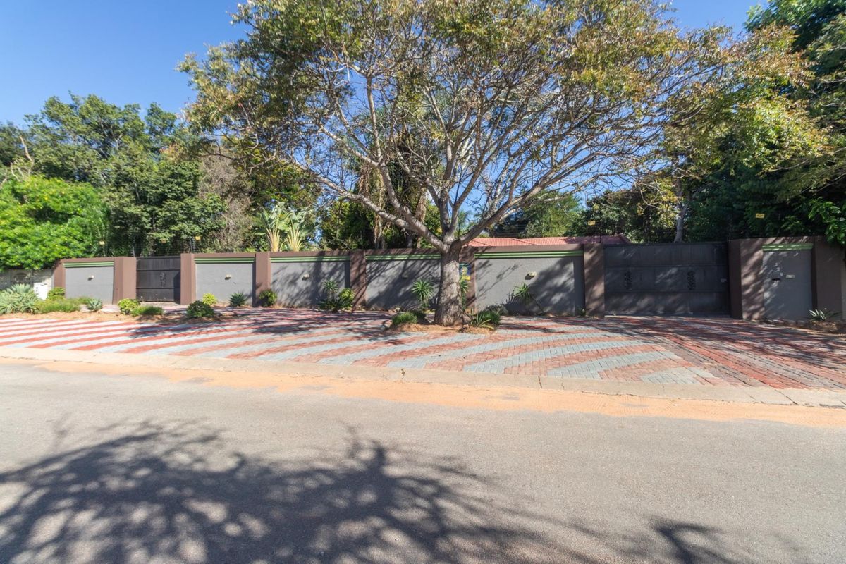 Large Family Home with Pool in Eduan Park - Photo 3