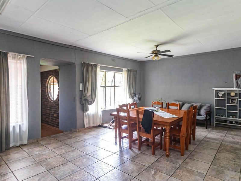 Ideal Starter Home or Business Opportunity in Prime Location - Photo 10