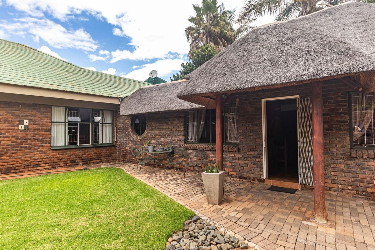 Ideal Starter Home or Business Opportunity in Prime Location - Photo 4