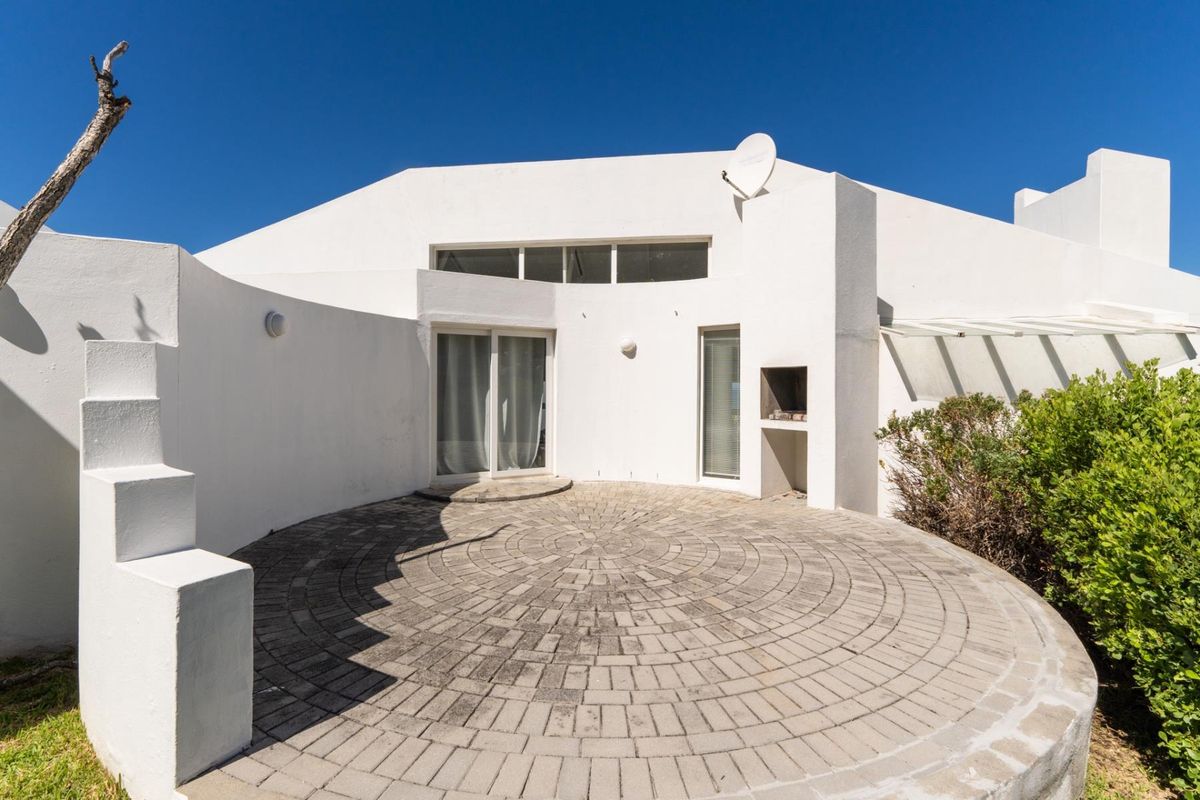 Invest in your own haven (piece of heaven?) in beautiful Betty's Bay. - Photo 4