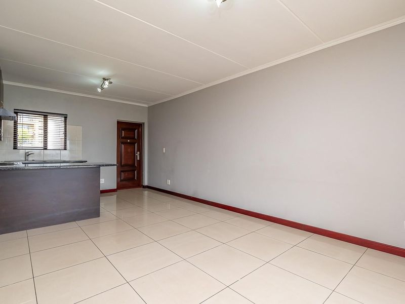 Stylish 2-Bedroom Apartment in the Sought-After Hill of Good Hope 2, Midrand - Photo 9