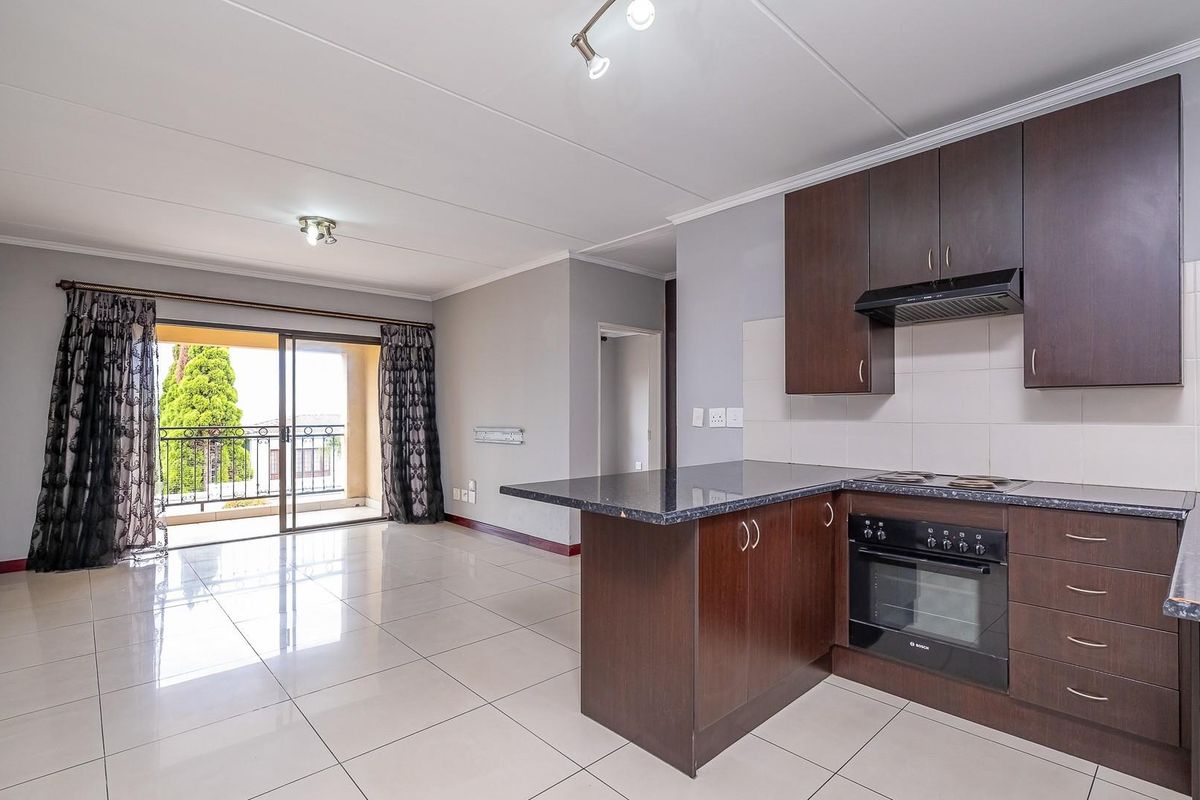 Stylish 2-Bedroom Apartment in the Sought-After Hill of Good Hope 2, Midrand - Photo 2