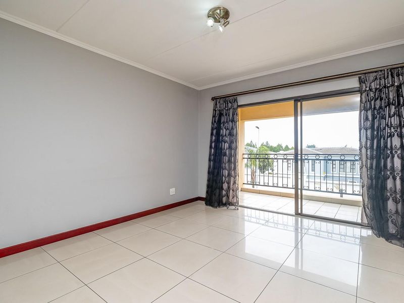 Stylish 2-Bedroom Apartment in the Sought-After Hill of Good Hope 2, Midrand - Photo 8
