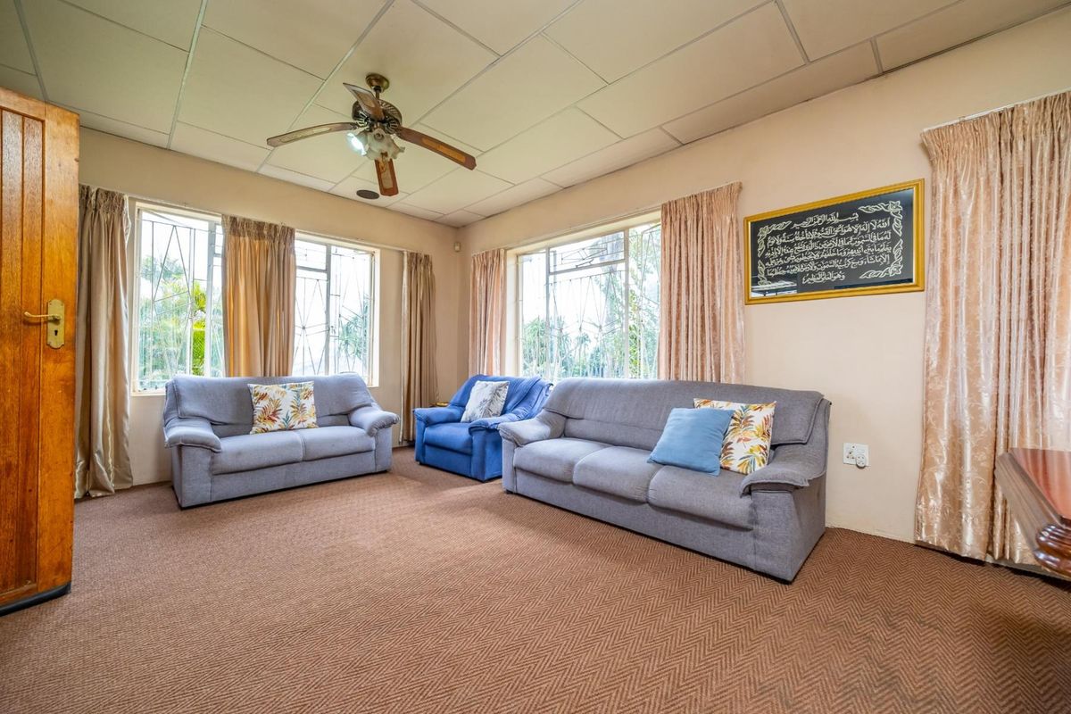 4 Bedroom House with a Spacious 2 Bedroom House for Sale - Photo 5