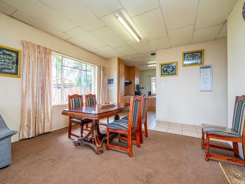 4 Bedroom House with a Spacious 2 Bedroom House for Sale - Photo 7