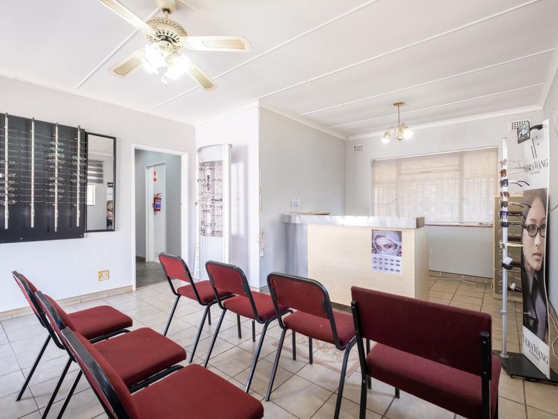 Well-Located Office Space To Let - Photo 9