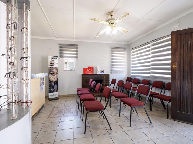 Well-Located Office Space To Let - Photo 8