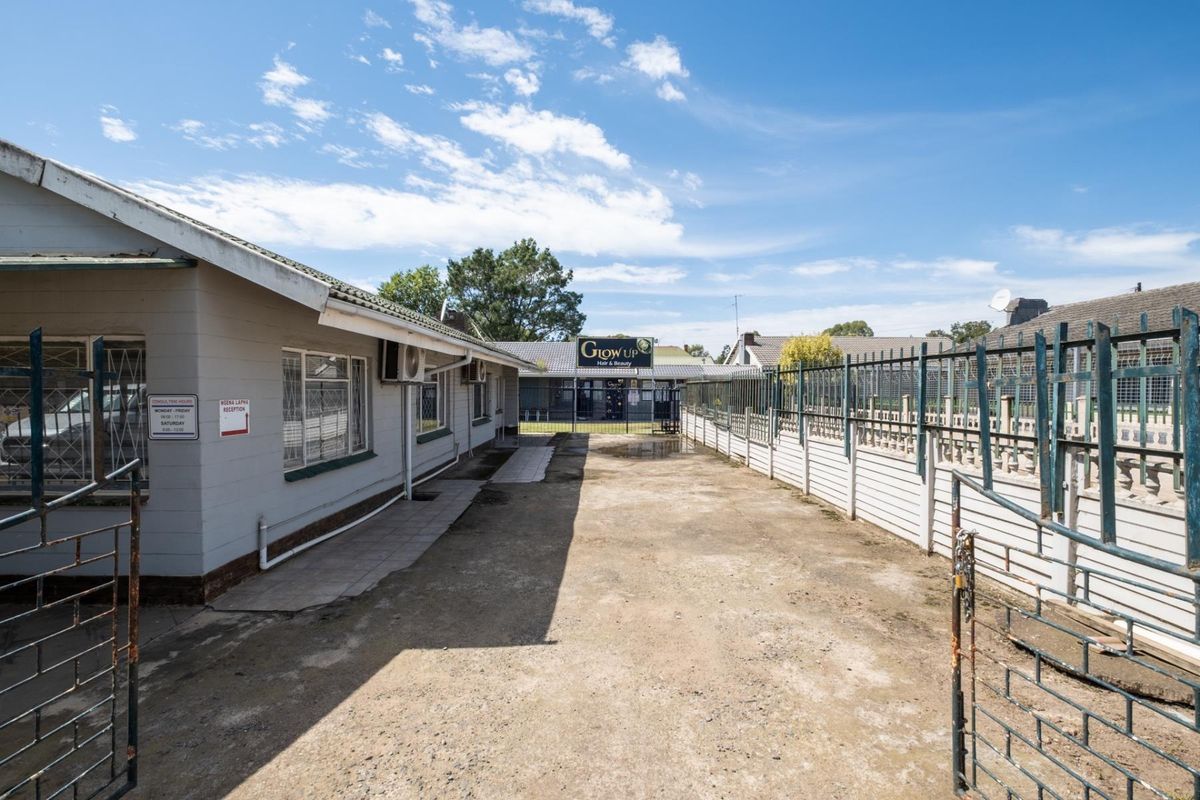 Well-Located Office Space To Let - Photo 2