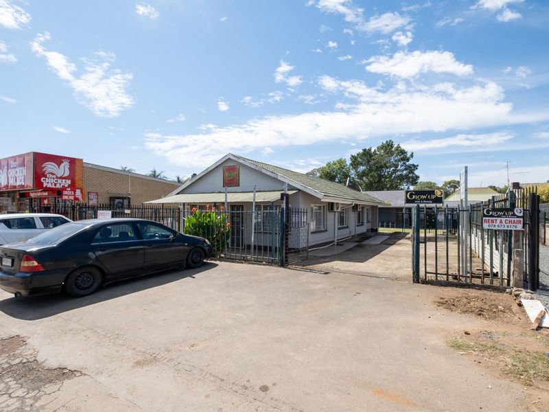 Well-Located Office Space To Let - Photo 1