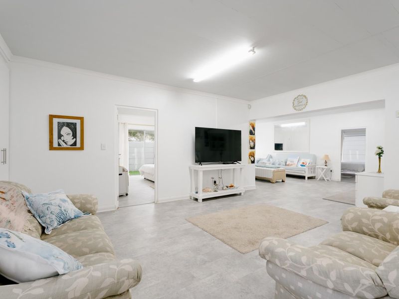 Priced To Sell 7 Bedroom house for sale - Photo 8