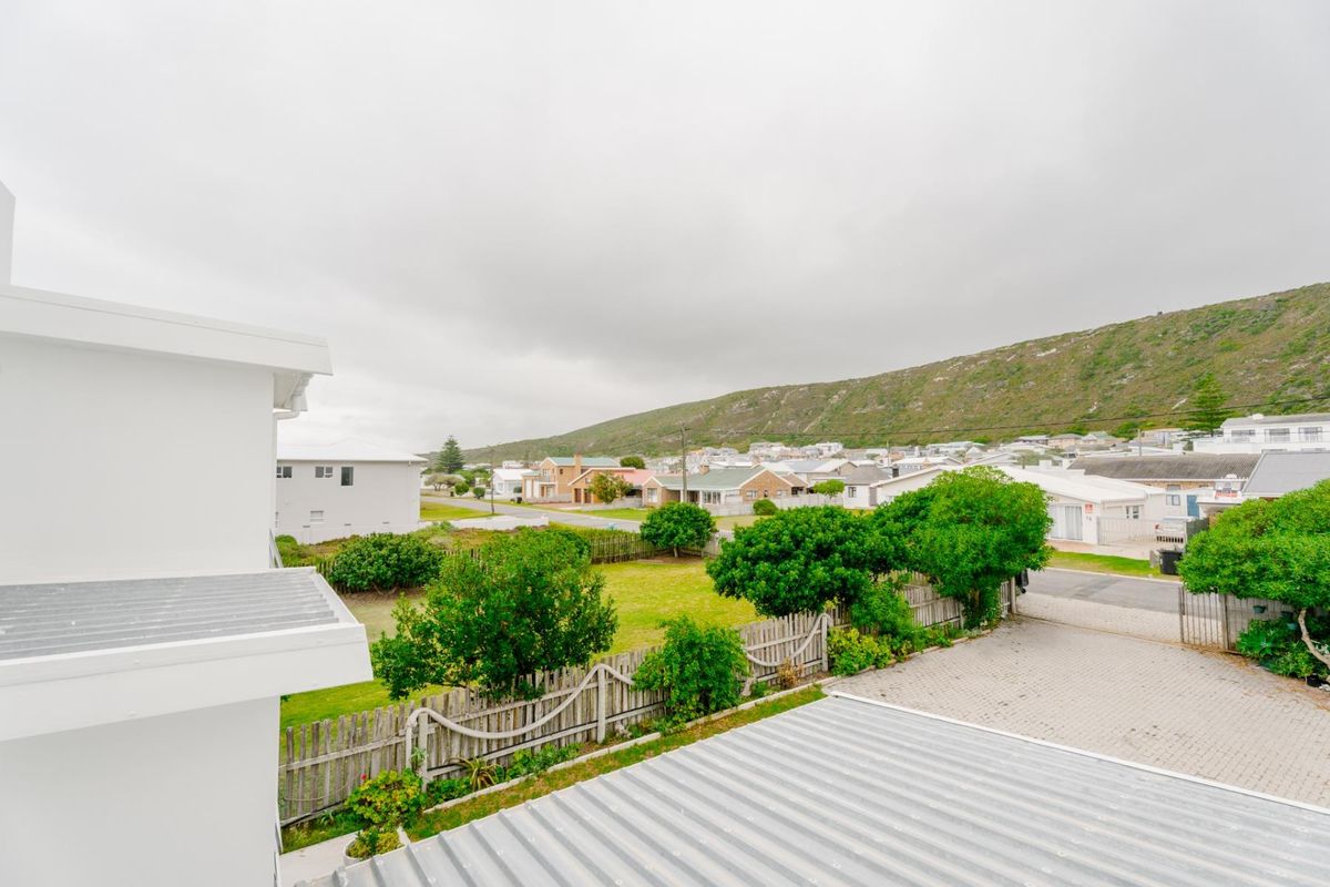 Priced To Sell 7 Bedroom house for sale - Photo 3