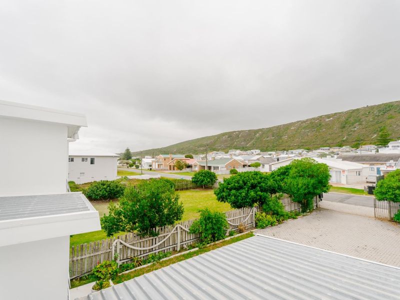 Priced To Sell 7 Bedroom house for sale - Photo 3