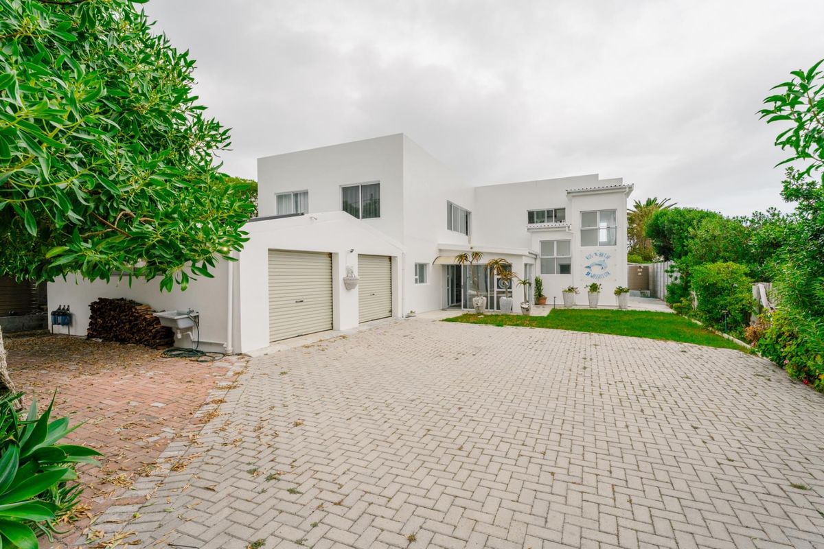 Priced To Sell 7 Bedroom house for sale - Photo 2