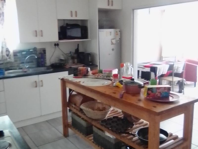 3 Bedroom House for sale - Photo 5