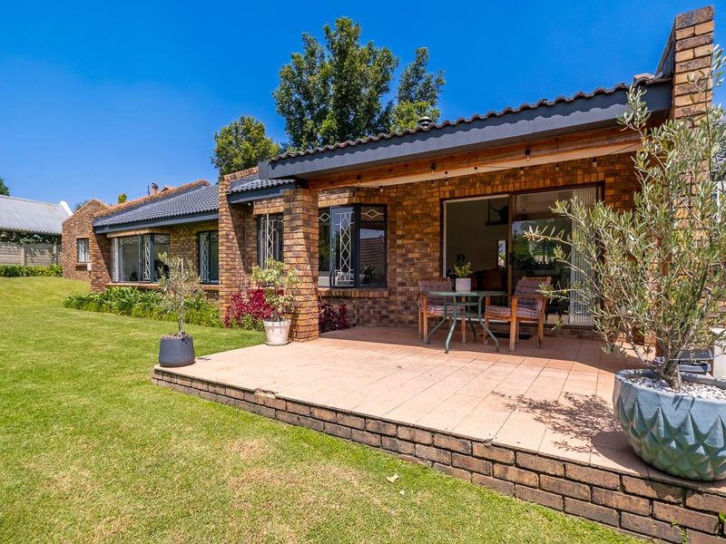 Charming 3-Bedroom Family Home with Flatlet in Secure Gated Community - Photo 3