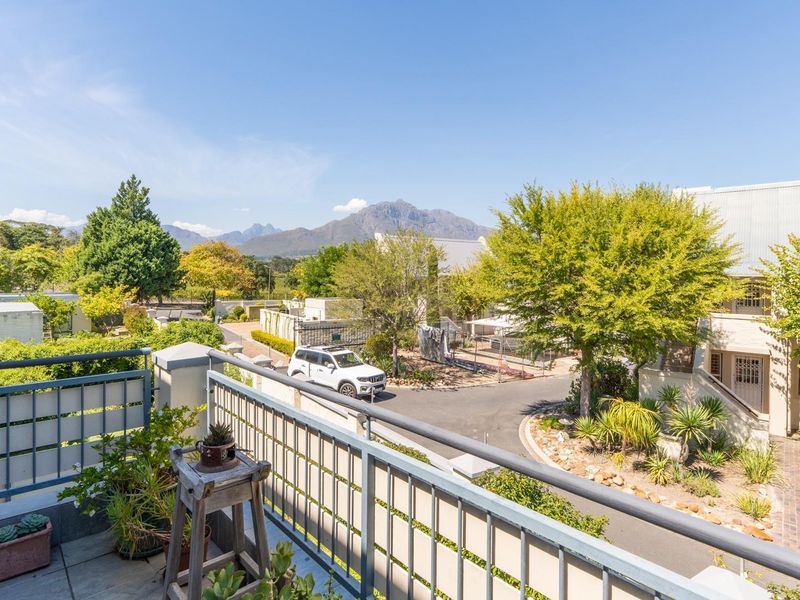 Cabernet- Secured and fully furnished - Photo 10