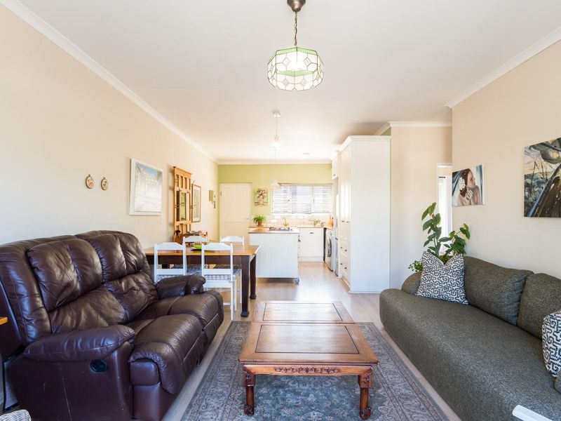 Cabernet- Secured and fully furnished - Photo 8