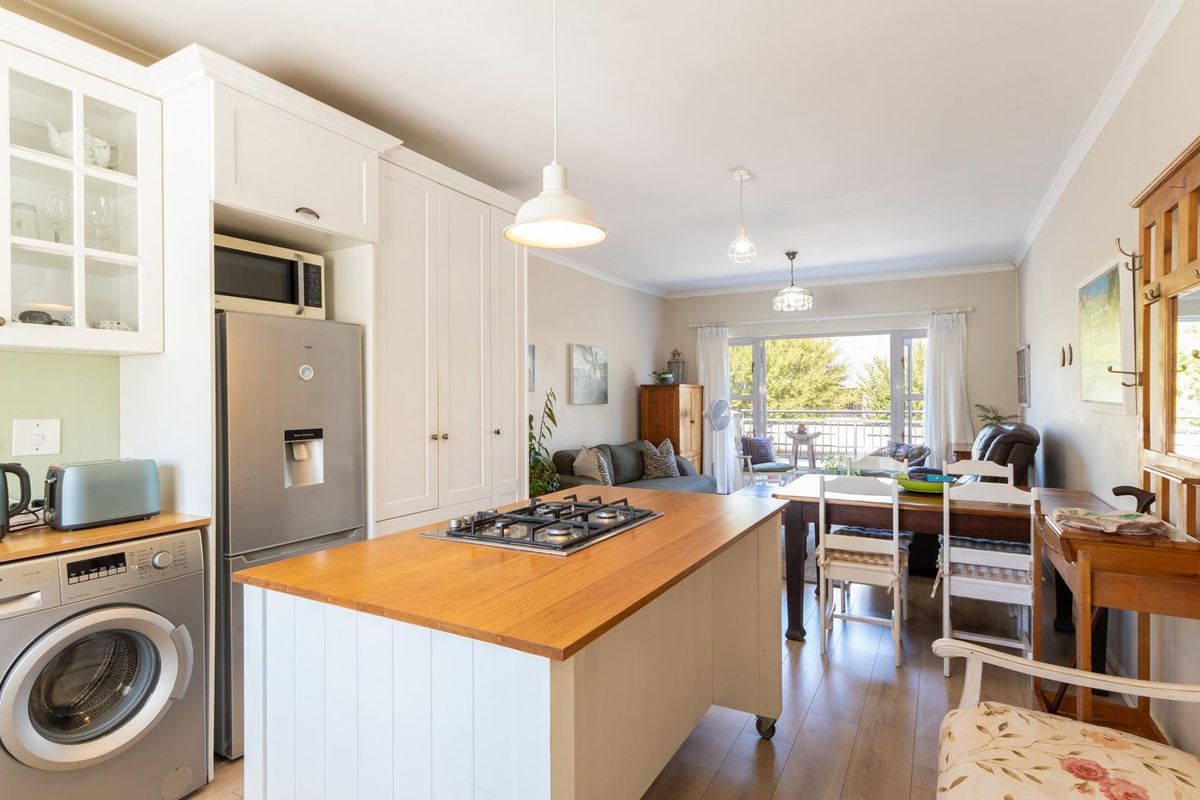 Cabernet- Secured and fully furnished - Photo 3