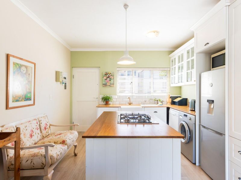 Cabernet- Secured and fully furnished - Photo 2