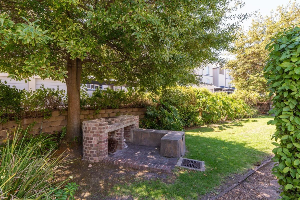 Cabernet- Secured and fully furnished - Photo 4