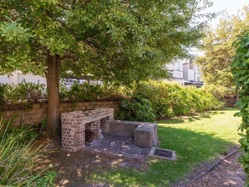 Cabernet- Secured and fully furnished - Photo 4