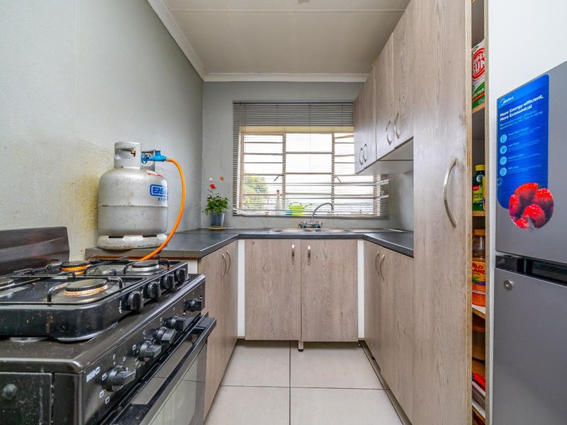 1 Bedroom Simplex Apartment for Sale in West Park - Photo 6