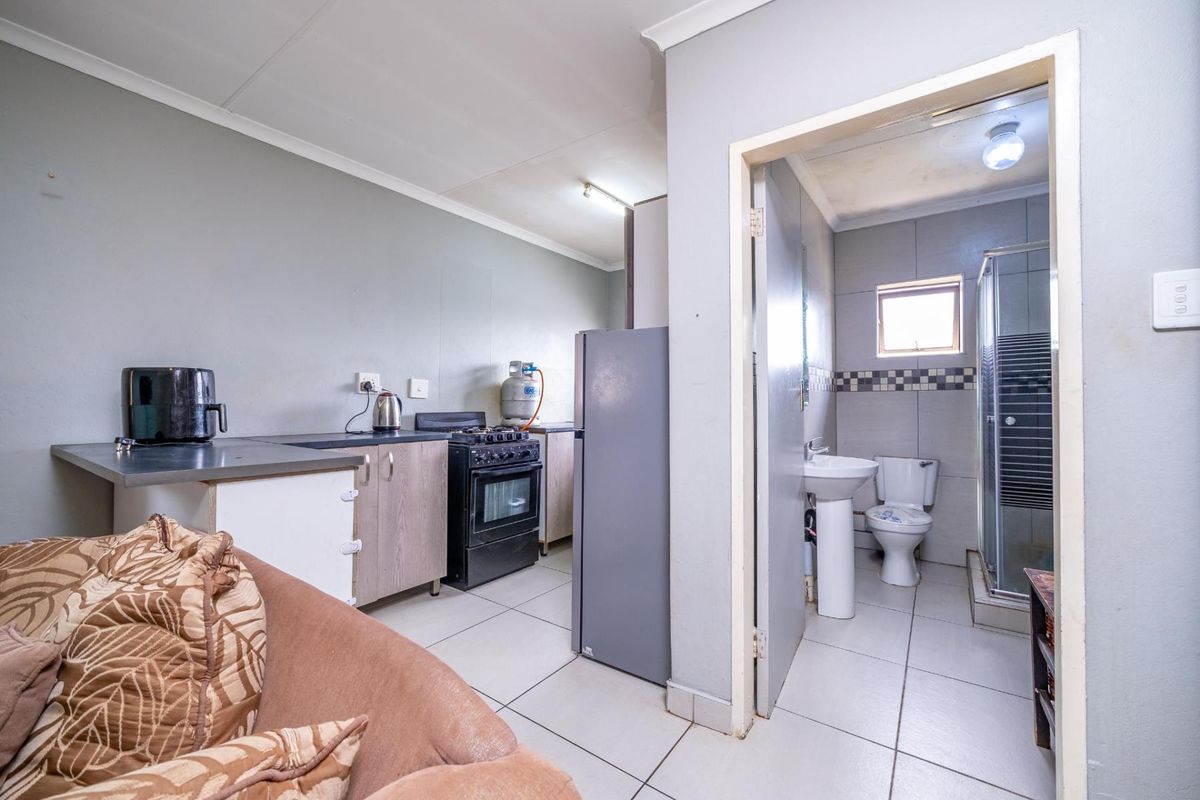 1 Bedroom Simplex Apartment for Sale in West Park - Photo 4