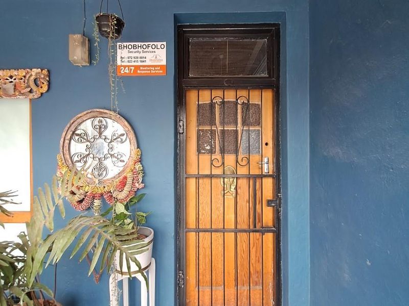 Commercial Property / Artist’s Studio - Unique and Versatile Space - Photo 2