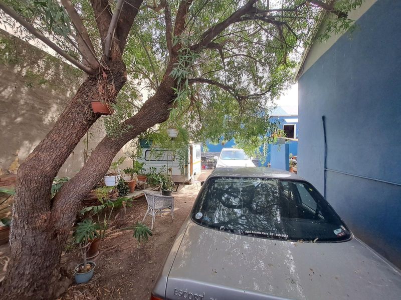 Commercial Property / Artist’s Studio - Unique and Versatile Space - Photo 9