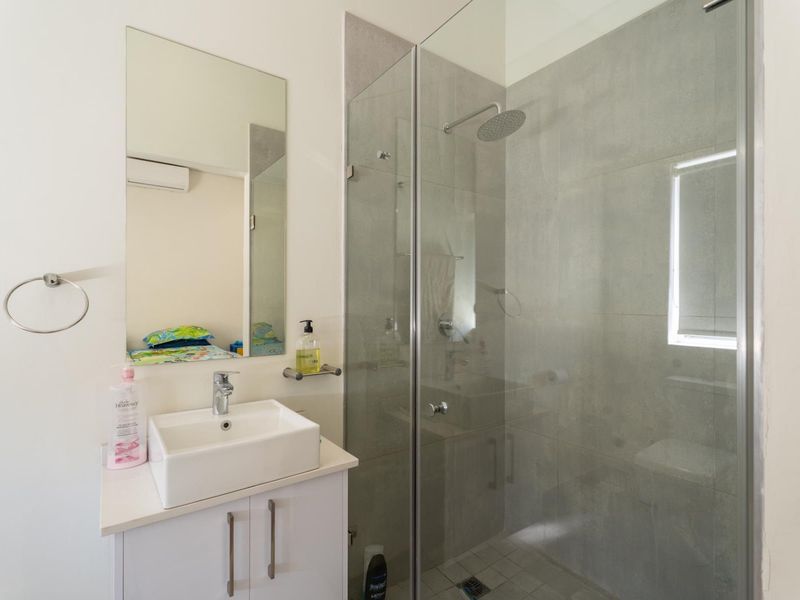 Beautiful Three bedroom Three bathroom house for sale in Mountain Crest Estate. - Photo 8