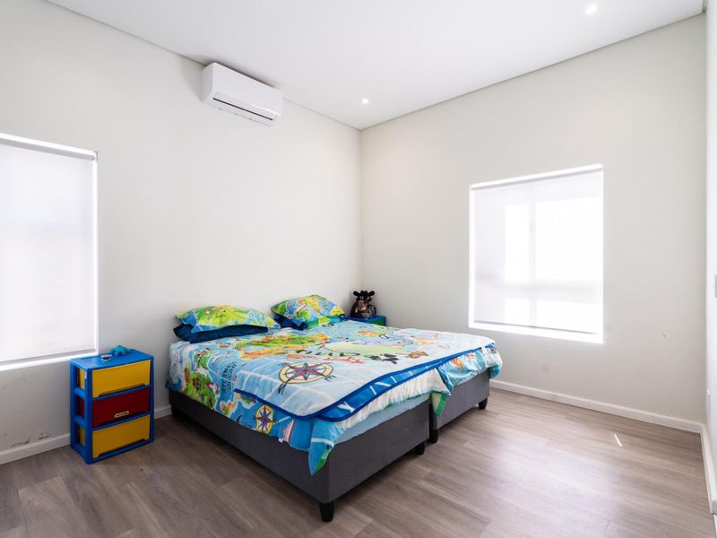 Beautiful Three bedroom Three bathroom house for sale in Mountain Crest Estate. - Photo 6