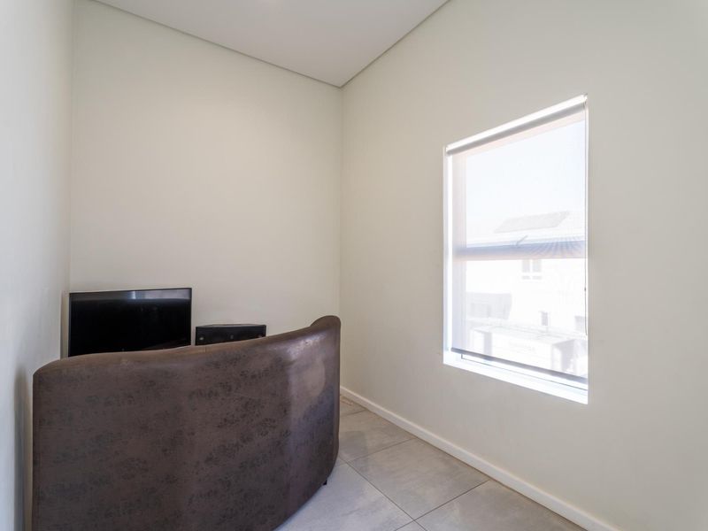 Beautiful Three bedroom Three bathroom house for sale in Mountain Crest Estate. - Photo 10