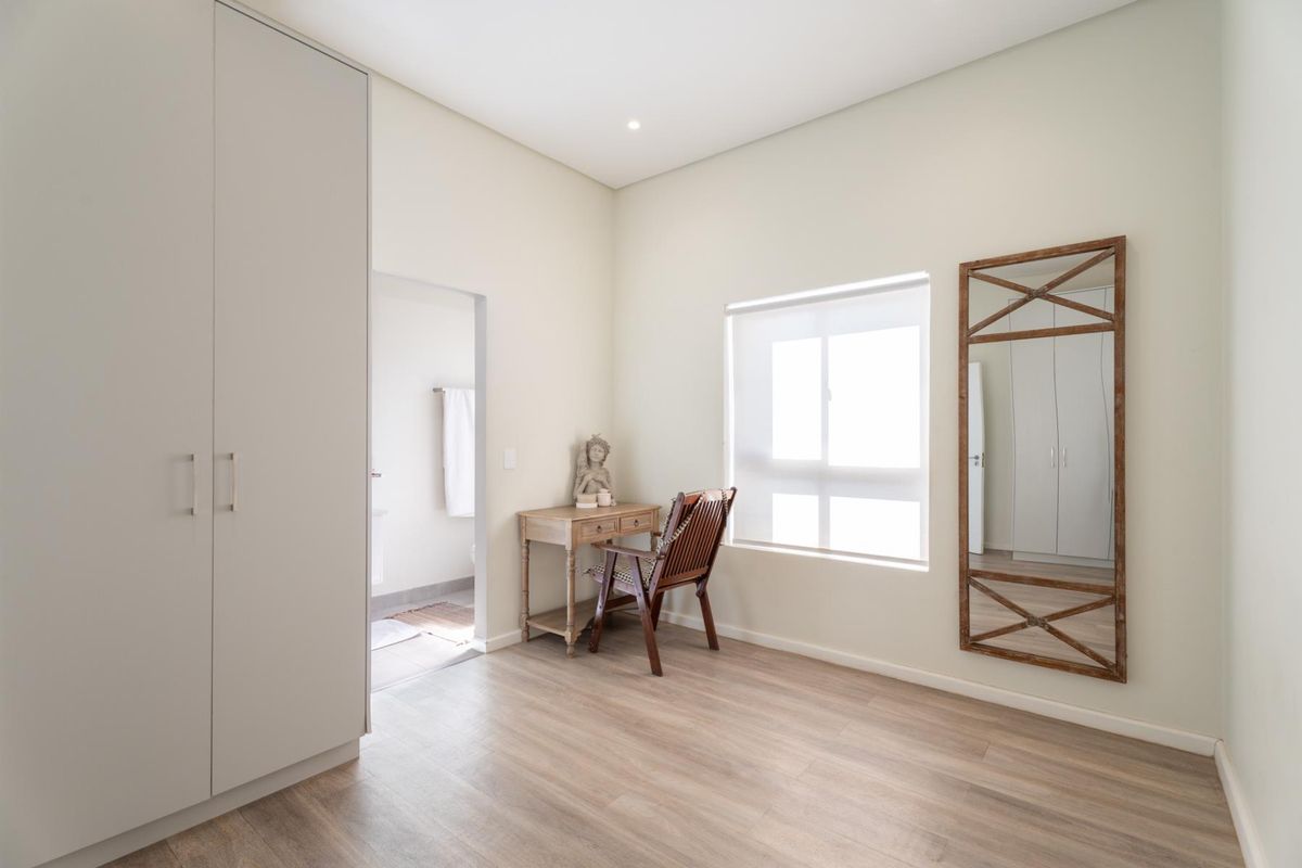 Beautiful Three bedroom Three bathroom house for sale in Mountain Crest Estate. - Photo 4