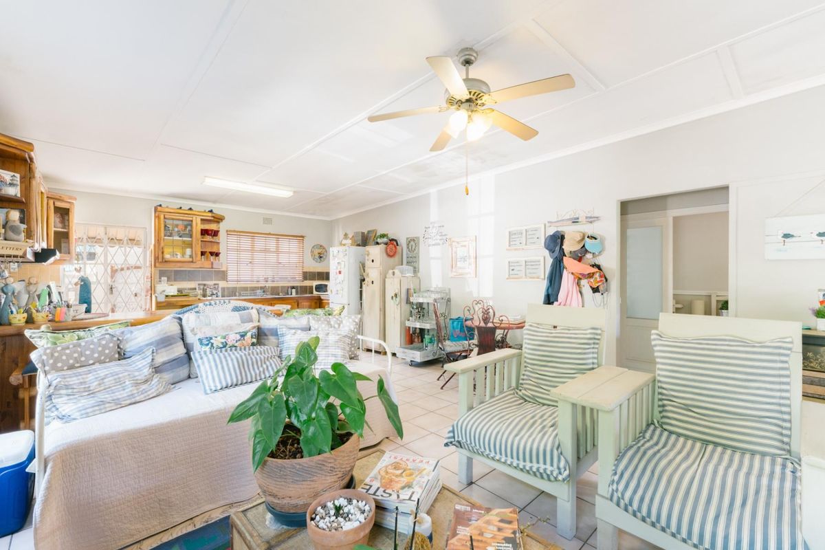 House Under Offer in Gordons Bay Village Gordons Bay - Photo 5