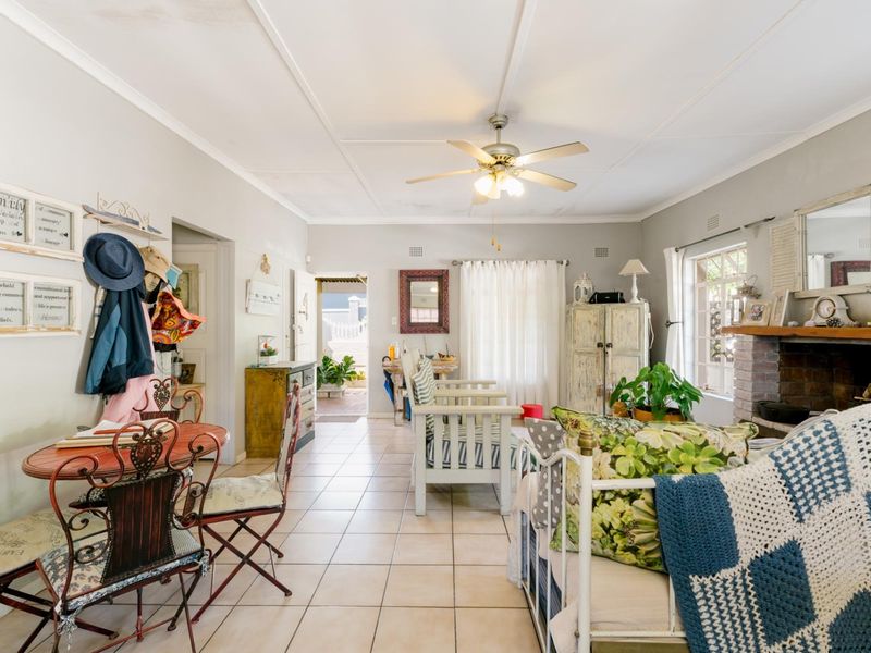 House Under Offer in Gordons Bay Village Gordons Bay - Photo 9