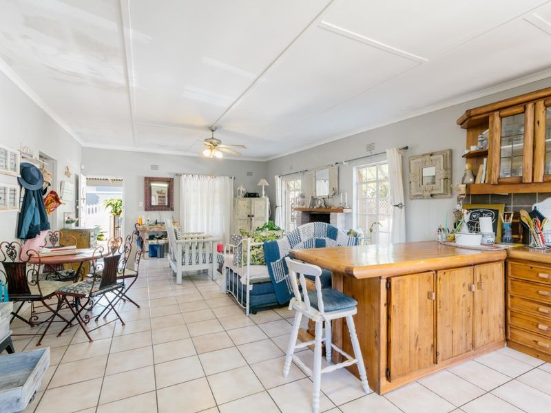 House Under Offer in Gordons Bay Village Gordons Bay - Photo 8