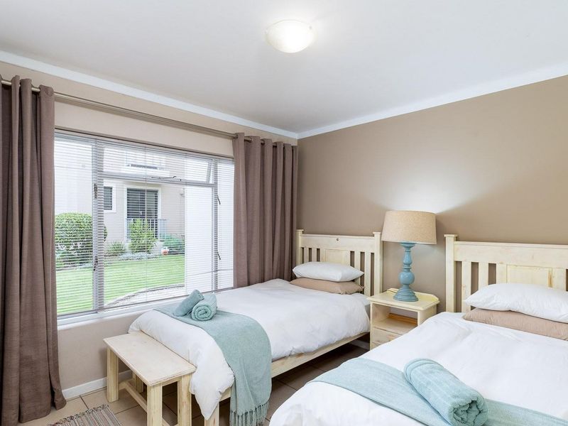 Ground Floor Comfort - Get your Foot in the Market - Photo 7