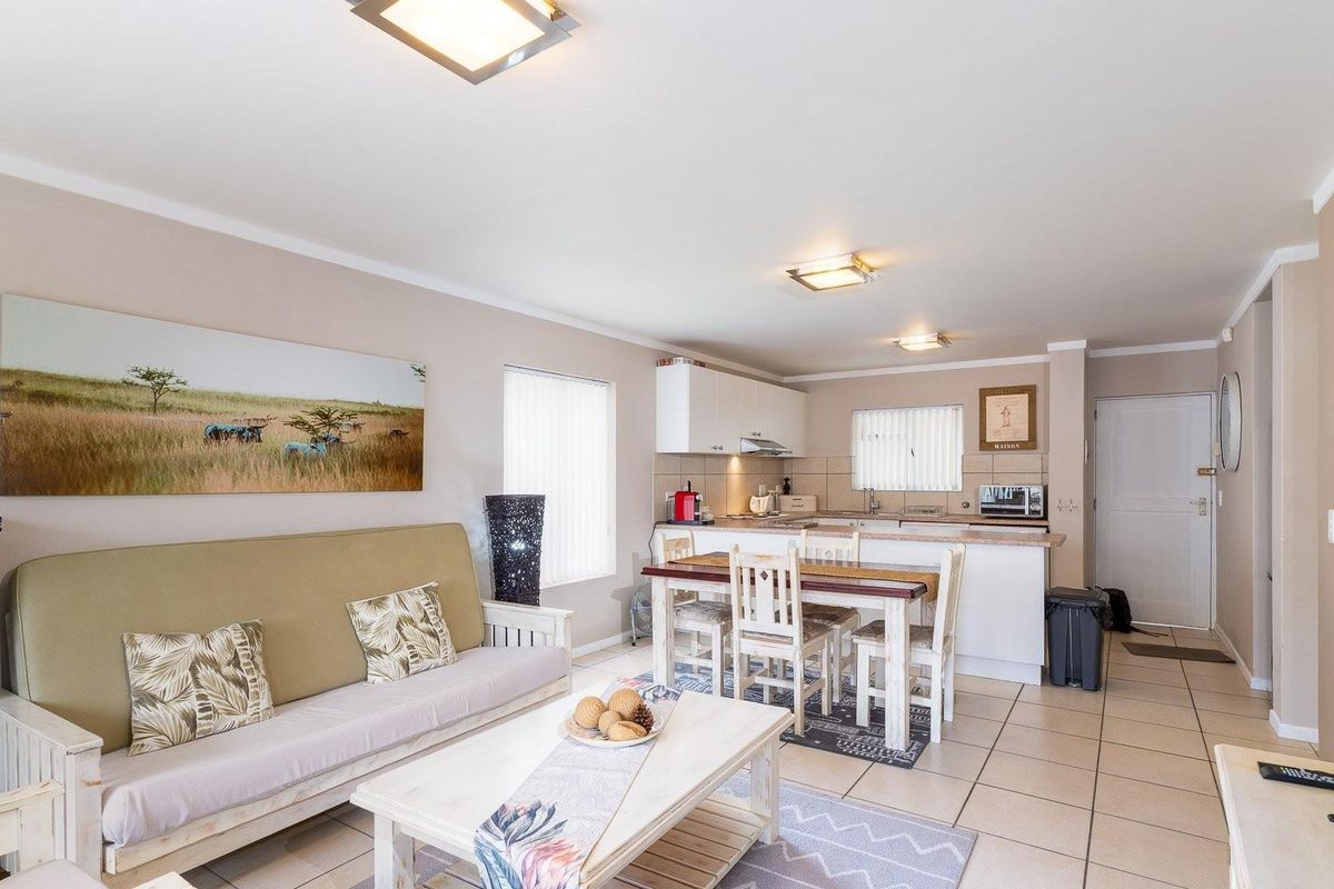 Ground Floor Comfort - Get your Foot in the Market - Photo 5