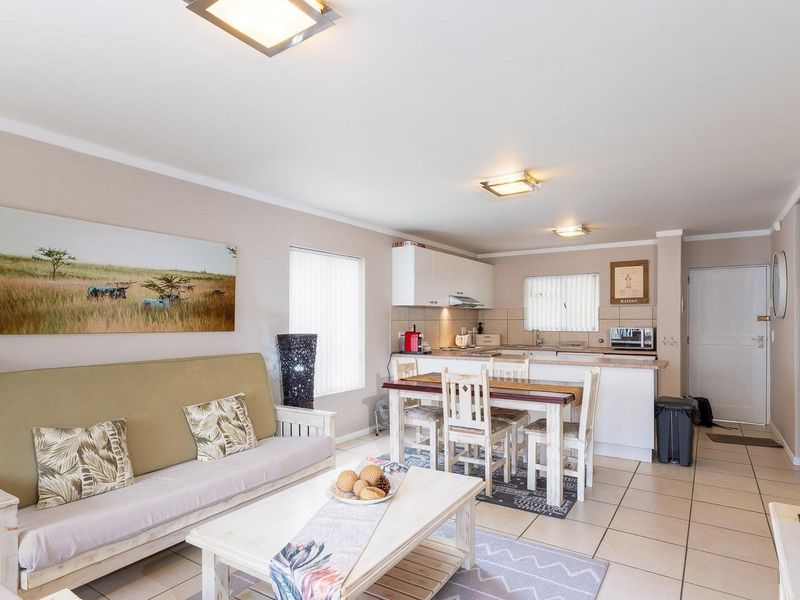 Ground Floor Comfort - Get your Foot in the Market - Photo 5