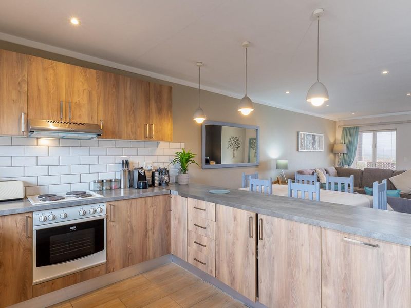 Sunrise to Sunset Views - Top Floor Bliss - Photo 2