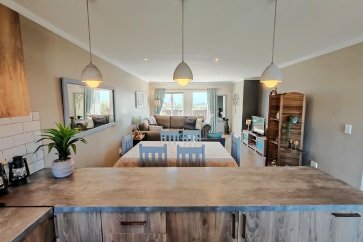 Sunrise to Sunset Views - Top Floor Bliss - Photo 3