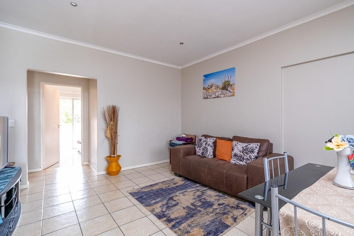 Blackheath’s Best Kept Secret - Dual Living + rental Income - Photo 3