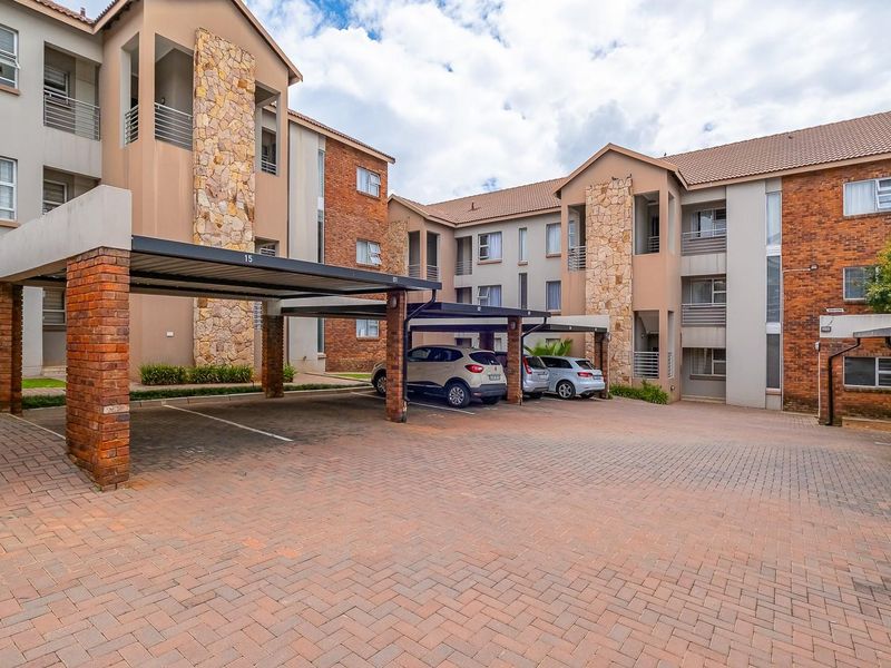 Blackheath’s Best Kept Secret - Dual Living + rental Income - Photo 2