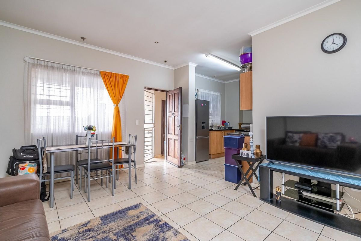 Blackheath’s Best Kept Secret - Dual Living + rental Income - Photo 5