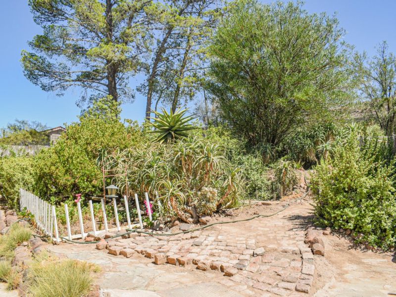 5-Bedroom Home with Flatlet for Sale - Hospital Hill, Beaufort West - Photo 7